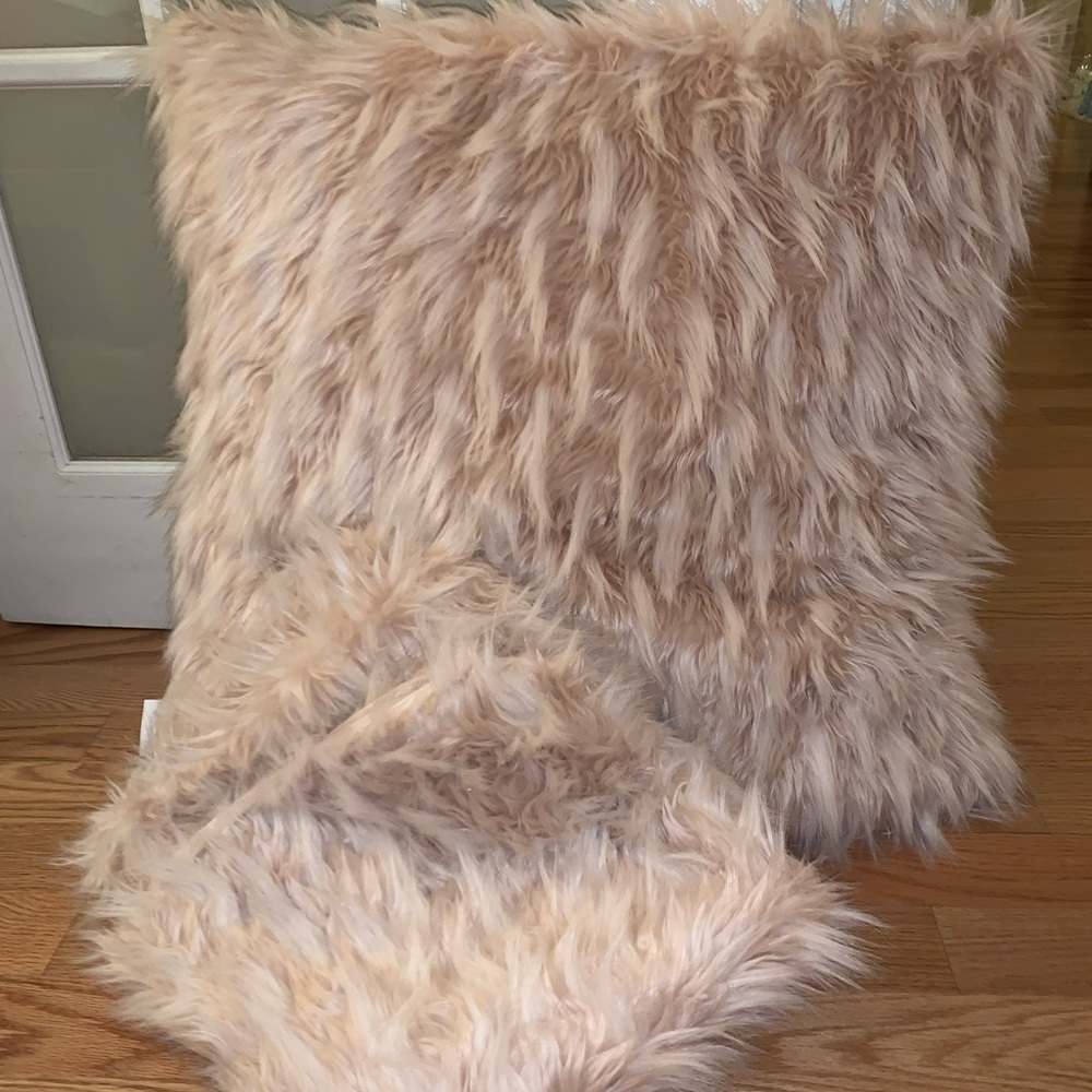 XL Throw pillow covers.